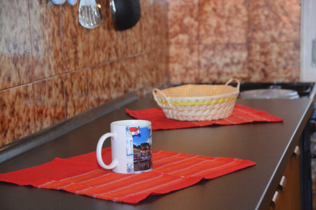 Apartment Mimica-Croatia , Omis , Center 外观 照片
